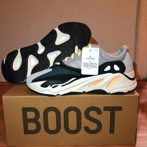 Adidas Yeezy Boost 700 Waverunner size US 8.5